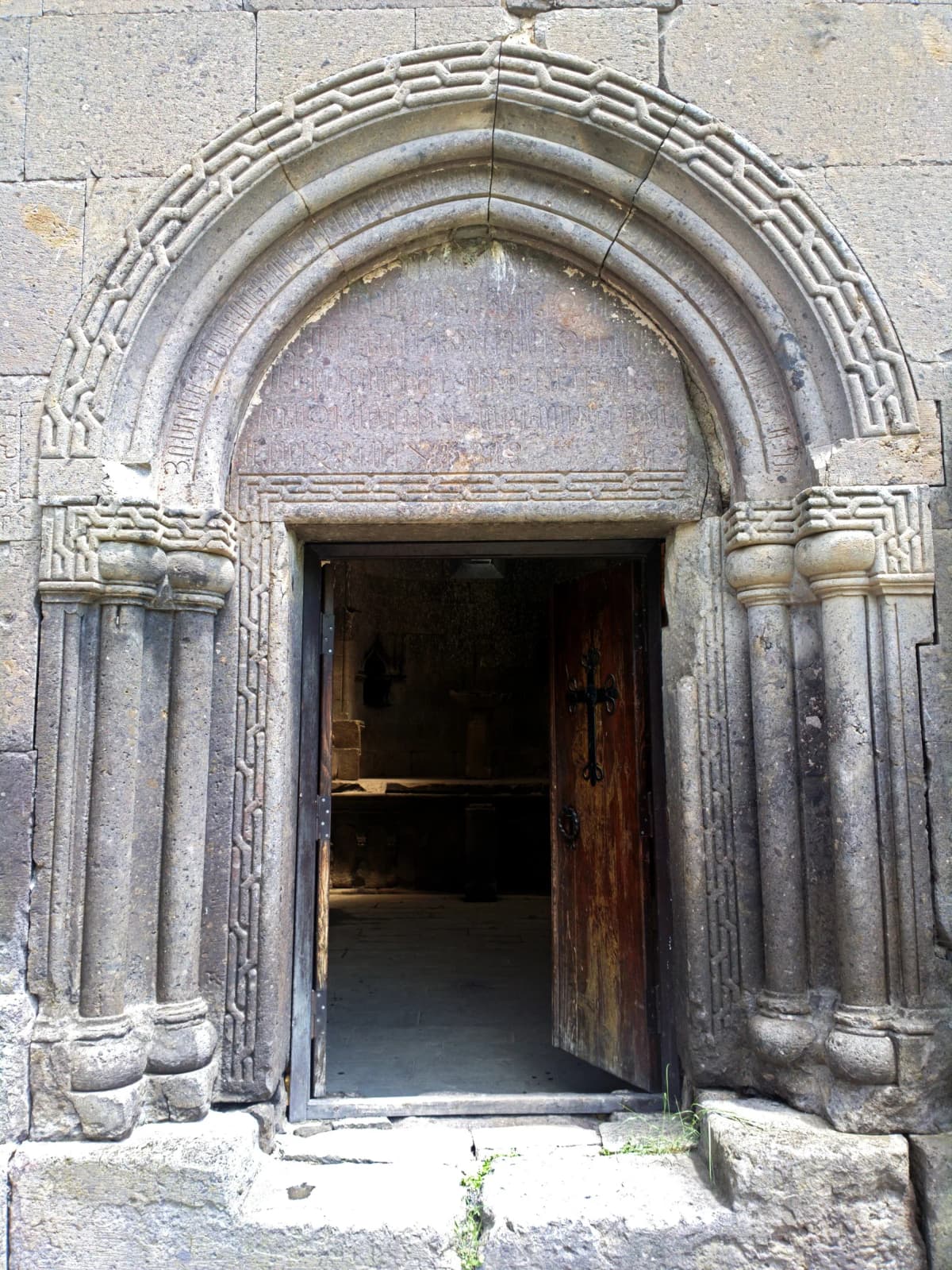 Goshavank — Soghomon Matevosyan, CC BY-SA 4.0. https://commons.wikimedia.org/wiki/File:%2BGoshavank_07.jpg