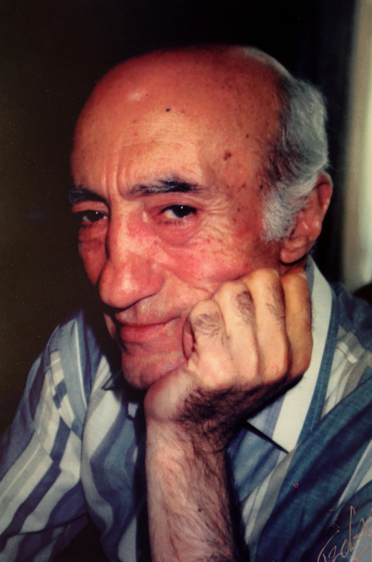 Historical portrait: Hrant Matevosyan. Photo: Tzolag Hovsepian, Familiar Faces (2013), via Wikimedia Commons: Hrant Matevosyan 2.JPG. CC BY-SA 4.0. Unmodified gallery; AI cover adapted from this portrait, CC BY-SA 4.0: https://creativecommons.org/licenses/by-sa/4.0/.