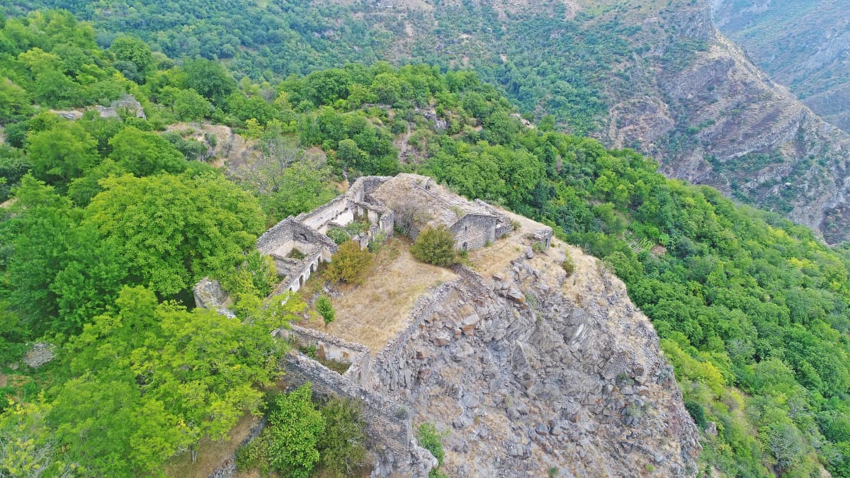 KUSANATS ANAPAT OF SHINUHAYR · Soghomon Matevosyan · CC BY-SA 4.0 · https://creativecommons.org/licenses/by-sa/4.0/ · https://commons.wikimedia.org/wiki/File:-%D5%87%D5%AB%D5%B6%D5%B8%D6%82%D5%B0%D5%A1%D5%B5%D6%80_%D4%BF%D5%B8%D6%82%D5%BD%D5%A1%D5%B6%D5%A1%D6%81_%D5%A1%D5%B6%D5%A1%D5%BA%D5%A1%D5%BF.jpg