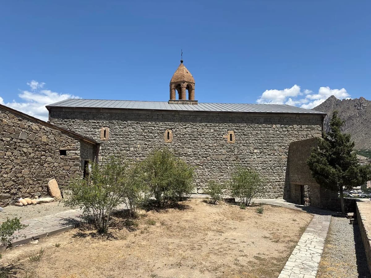 Meghri Saint John the Baptist (Saint Sarkis) — Well-read MountainMan, CC BY-SA 4.0. https://commons.wikimedia.org/wiki/File:2025_1_%D0%A6%D0%B5%D1%80%D0%BA%D0%BE%D0%B2%D1%8C_%D0%A1%D0%B2._%D0%A1%D0%B0%D1%80%D0%BA%D0%B8%D1%81%D0%B0,_%D0%9C%D0%B5%D0%B3%D1%80%D0%B8.jpg