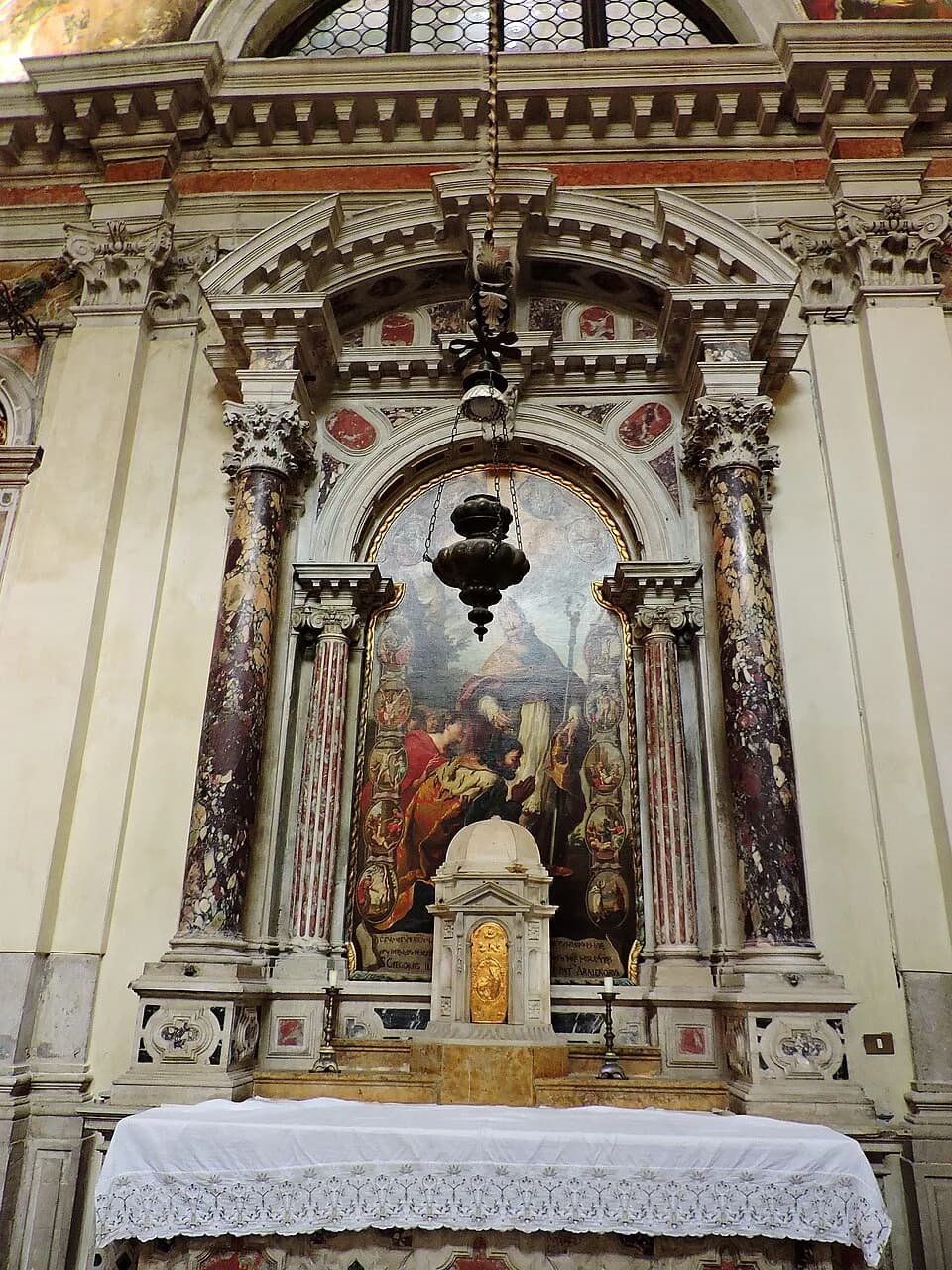 Santa Croce degli Armeni — Dimitris Kamaras, CC BY 2.0 (https://creativecommons.org/licenses/by/2.0/). https://commons.wikimedia.org/wiki/File:Chiesa_di_S._Croce_degli_Armeni,_Venice_(23922169458).jpg