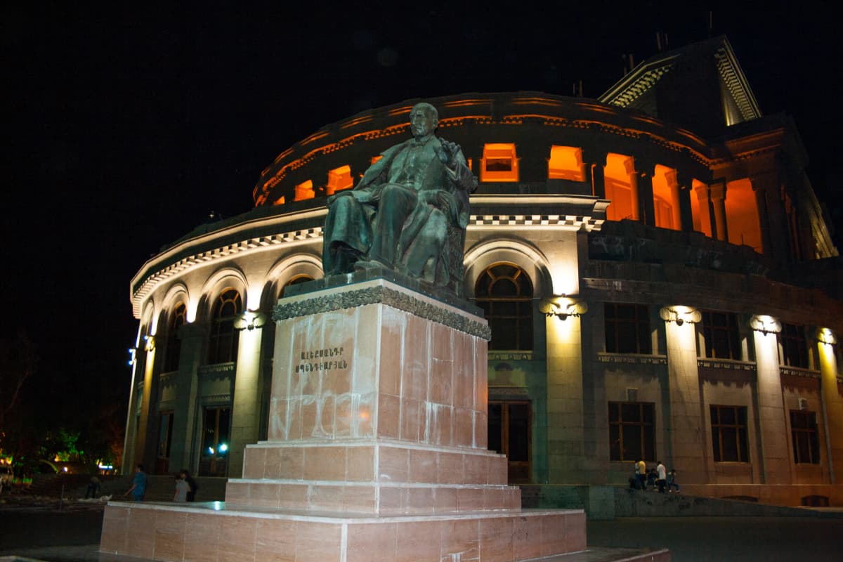 Alexander Spendiaryan · Monument · Antimion · Wikimedia Commons · CC BY-SA 3.0 · https://creativecommons.org/licenses/by-sa/3.0/