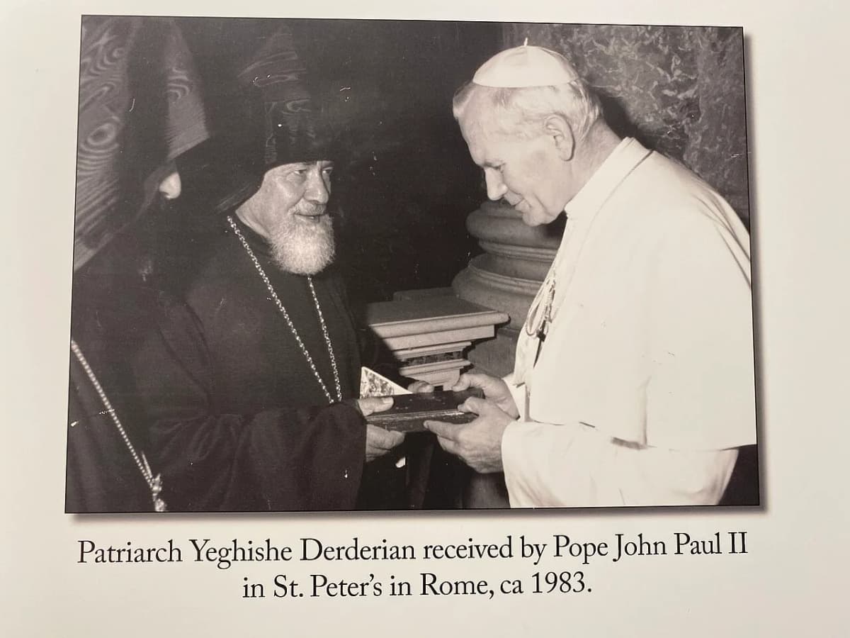Historical photograph displayed in the museum — Roded Shlomo Pikiwiki Israel, CC BY 2.5 (https://creativecommons.org/licenses/by/2.5/). https://commons.wikimedia.org/wiki/File:119332_jerusalem_-_the_armenian_museum_in_the_old_city_PikiWiki_Israel.jpg